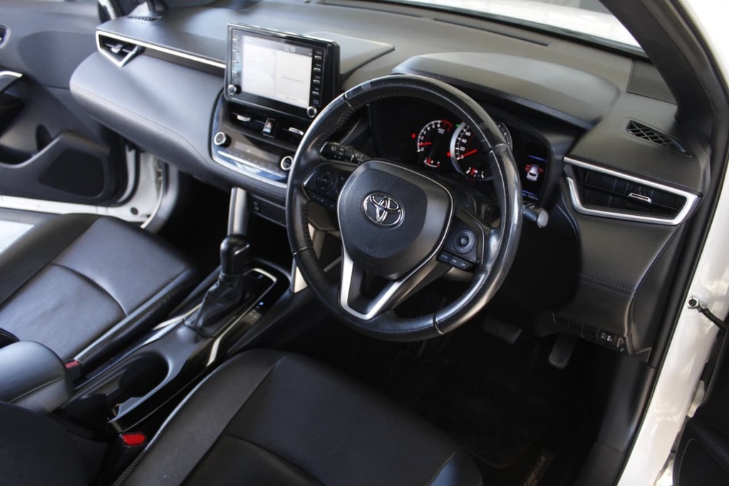 2021 TOYOTA COROLLA CROSS, White, 93000Kms, Automatic, SUV, Petrol, R299 900, Wingfield Motors Bellville
