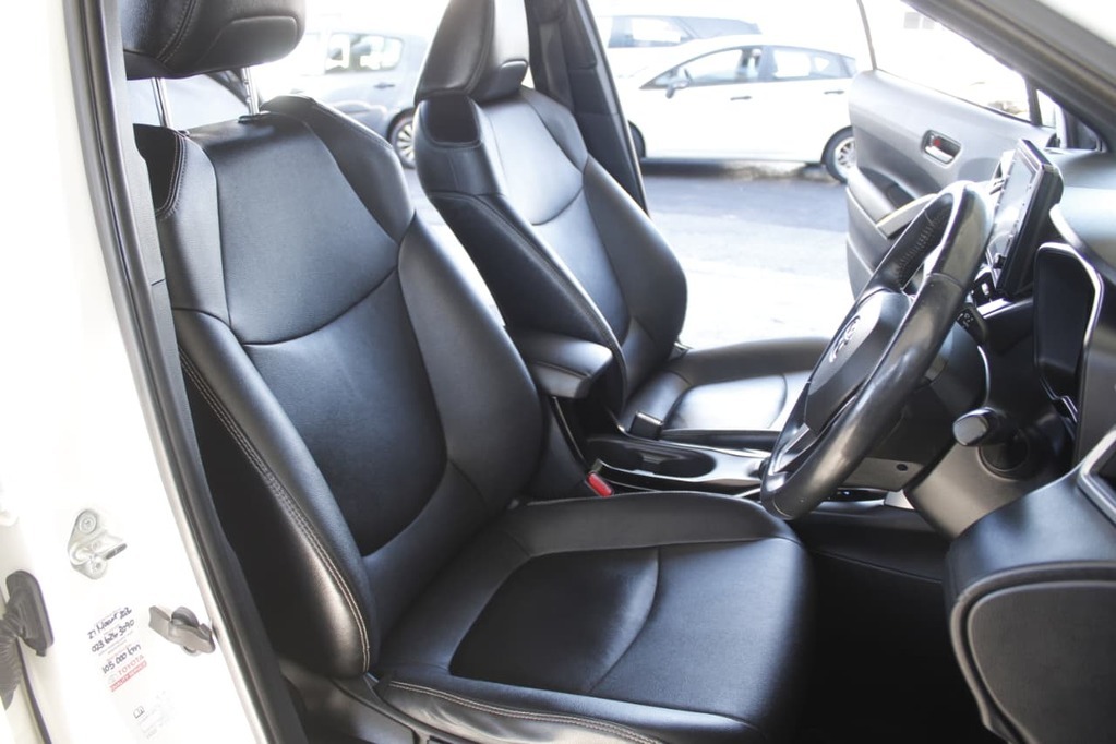 2021 TOYOTA COROLLA CROSS, White, 93000Kms, Automatic, SUV, Petrol, R299 900, Wingfield Motors Bellville