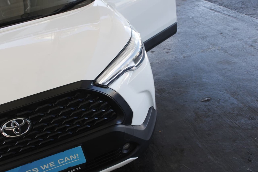 2021 TOYOTA COROLLA CROSS, White, 93000Kms, Automatic, SUV, Petrol, R299 900, Wingfield Motors Bellville