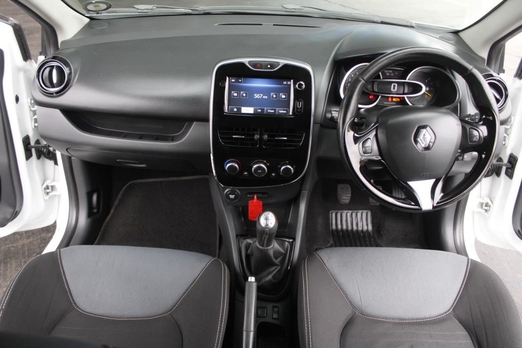 2015 RENAULT CLIO IV, White, 152323Kms, Manual, , Petrol, R129 990, Bellville