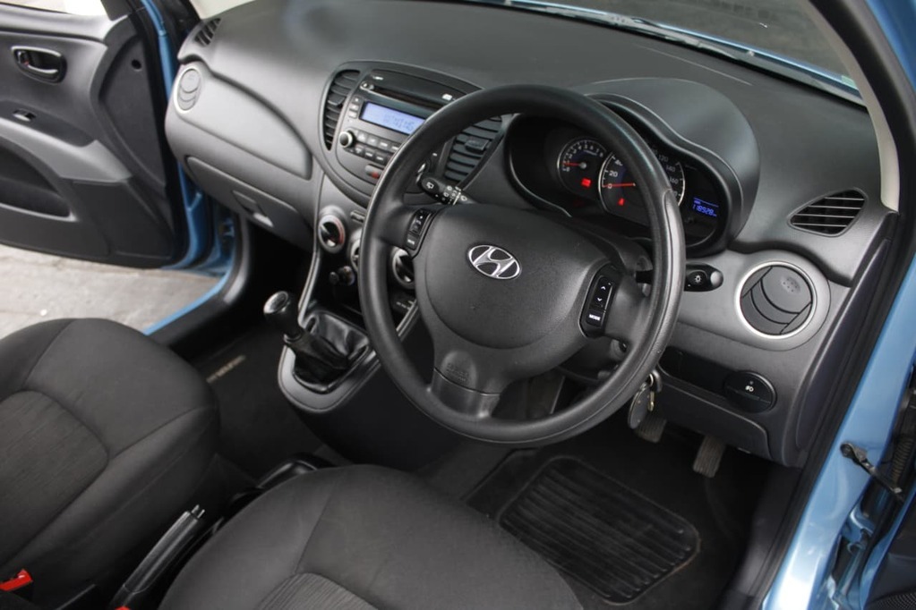 2015 HYUNDAI i10, Blue, 119000Kms, Manual, , Petrol, R109 900, Bellville