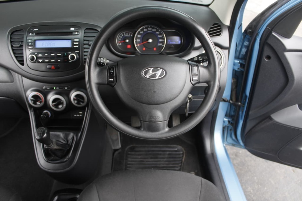 2015 HYUNDAI i10, Blue, 119000Kms, Manual, , Petrol, R109 900, Bellville