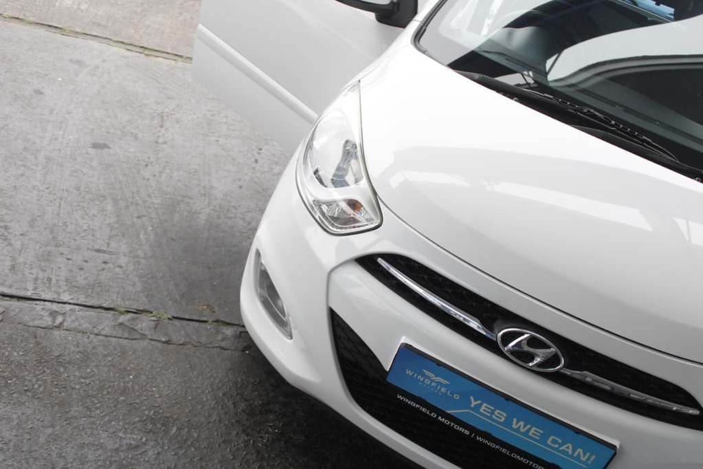 2016 HYUNDAI i10, White, 138400Kms, Automatic, Hatchback, Petrol, R124 900, Wingfield Motors Bellville