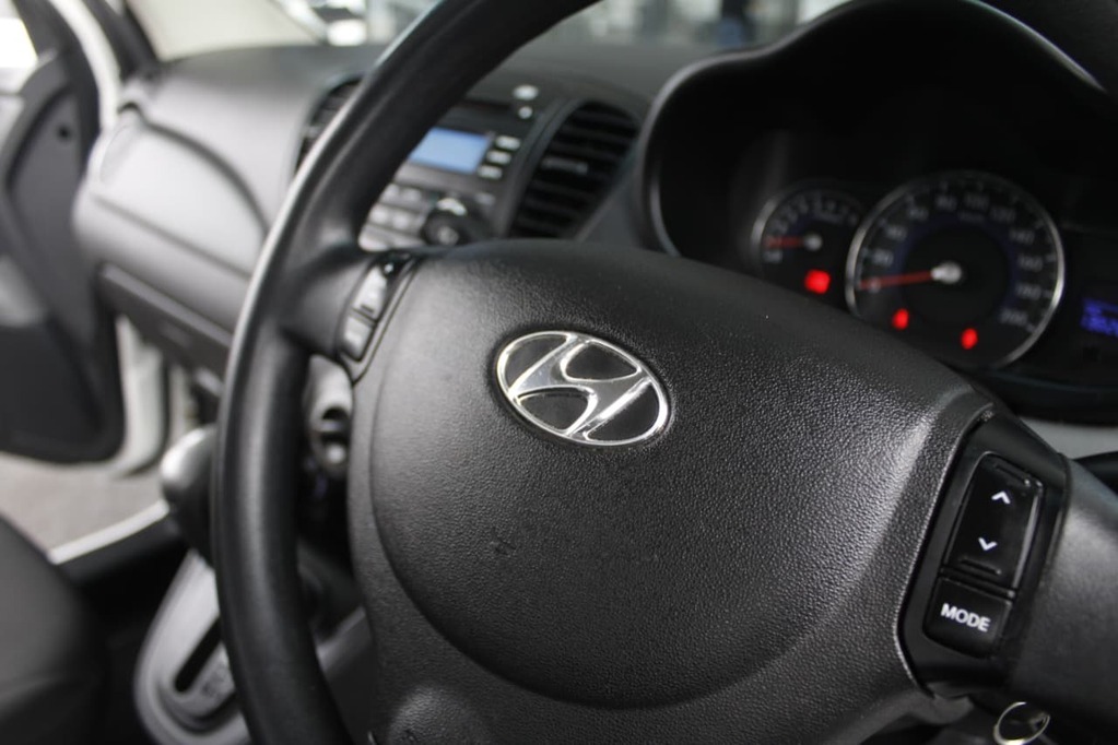 2016 HYUNDAI i10, White, 138400Kms, Automatic, Hatchback, Petrol, R124 900, Wingfield Motors Bellville