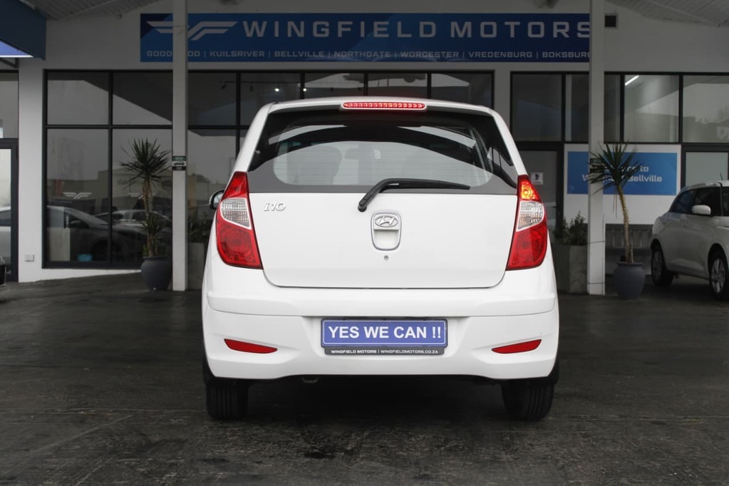 2016 HYUNDAI i10, White, 138400Kms, Automatic, Hatchback, Petrol, R124 900, Wingfield Motors Bellville