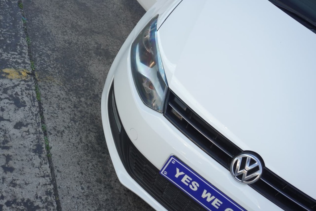 2011 VOLKSWAGEN POLO, White, 179890Kms, Manual, , Petrol, R137 990, Bellville
