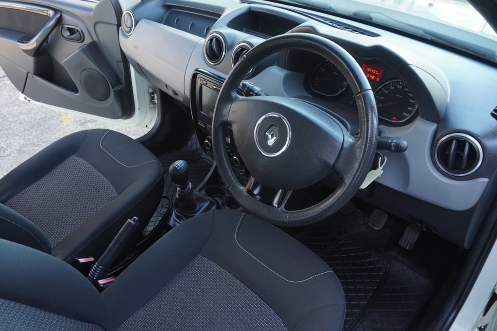 2014 RENAULT DUSTER, White, 194500Kms, Manual, SUV, Diesel, R139 900, Bellville