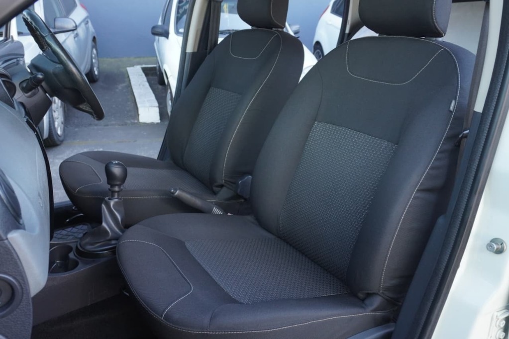 2014 RENAULT DUSTER, White, 194500Kms, Manual, SUV, Diesel, R139 900, Bellville