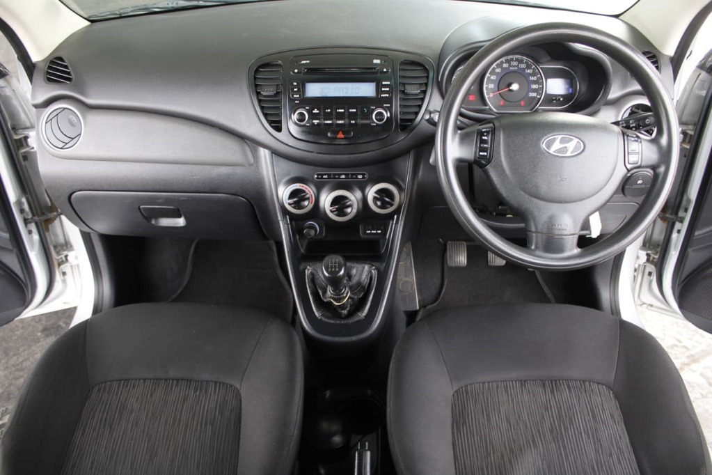 2012 HYUNDAI i10, Silver, 158300Kms, Manual, Hatchback, Petrol, R89 990, Wingfield Motors Bellville