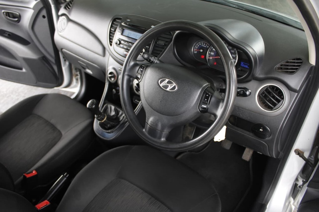 2012 HYUNDAI i10, Silver, 158300Kms, Manual, Hatchback, Petrol, R89 990, Wingfield Motors Bellville