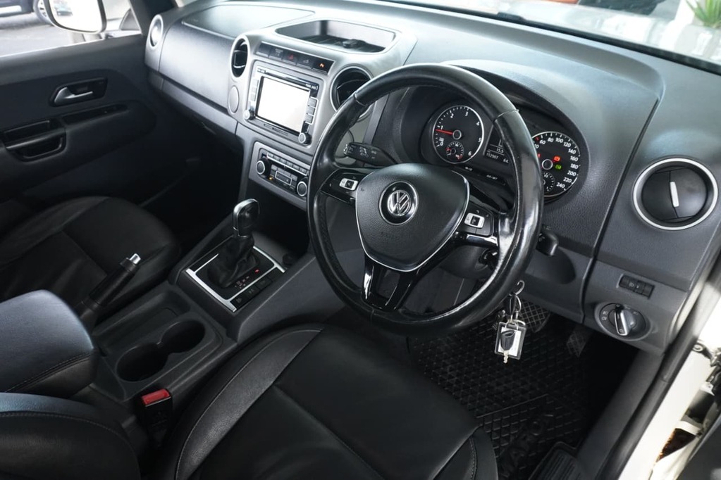 2016 VOLKSWAGEN AMAROK, White, 153200Kms, Automatic, Bakkie Double Cab, Diesel, R299 900, Bellville