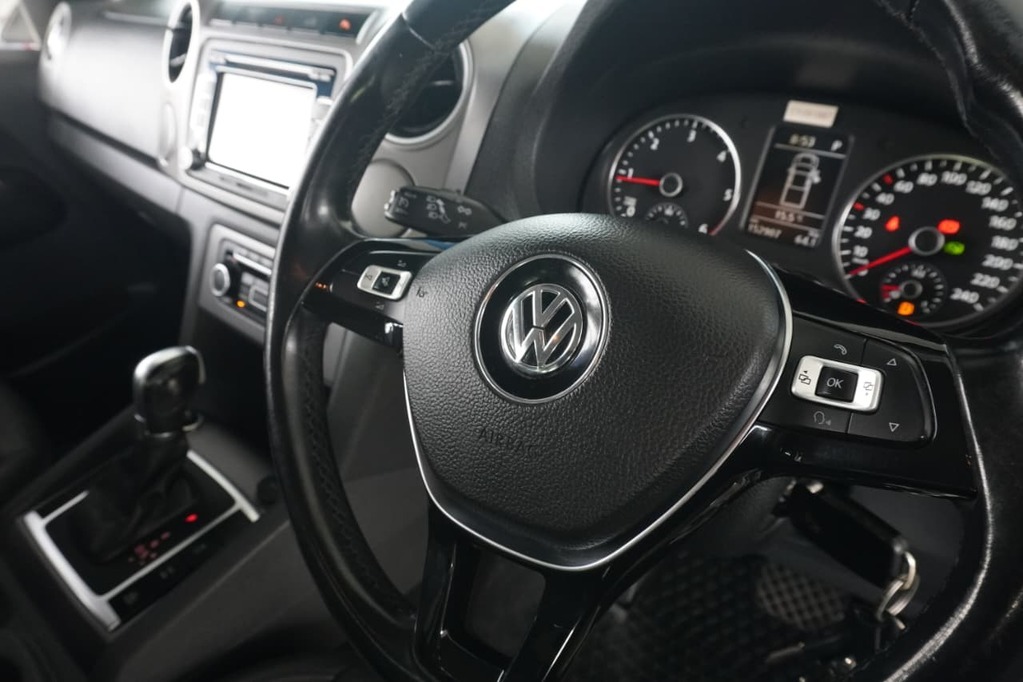2016 VOLKSWAGEN AMAROK, White, 153200Kms, Automatic, Bakkie Double Cab, Diesel, R299 900, Bellville