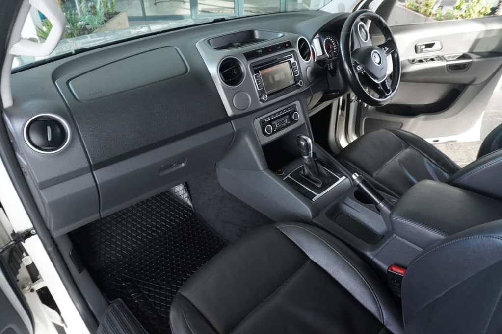 2016 VOLKSWAGEN AMAROK, White, 153200Kms, Automatic, Bakkie Double Cab, Diesel, R299 900, Bellville