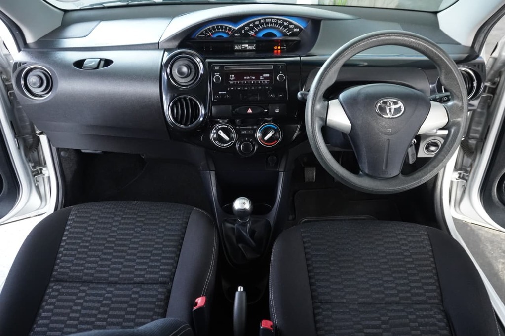 2016 TOYOTA ETIOS, Silver, 102339Kms, Manual, Hatchback, Petrol, R144 900, Wingfield Motors Bellville