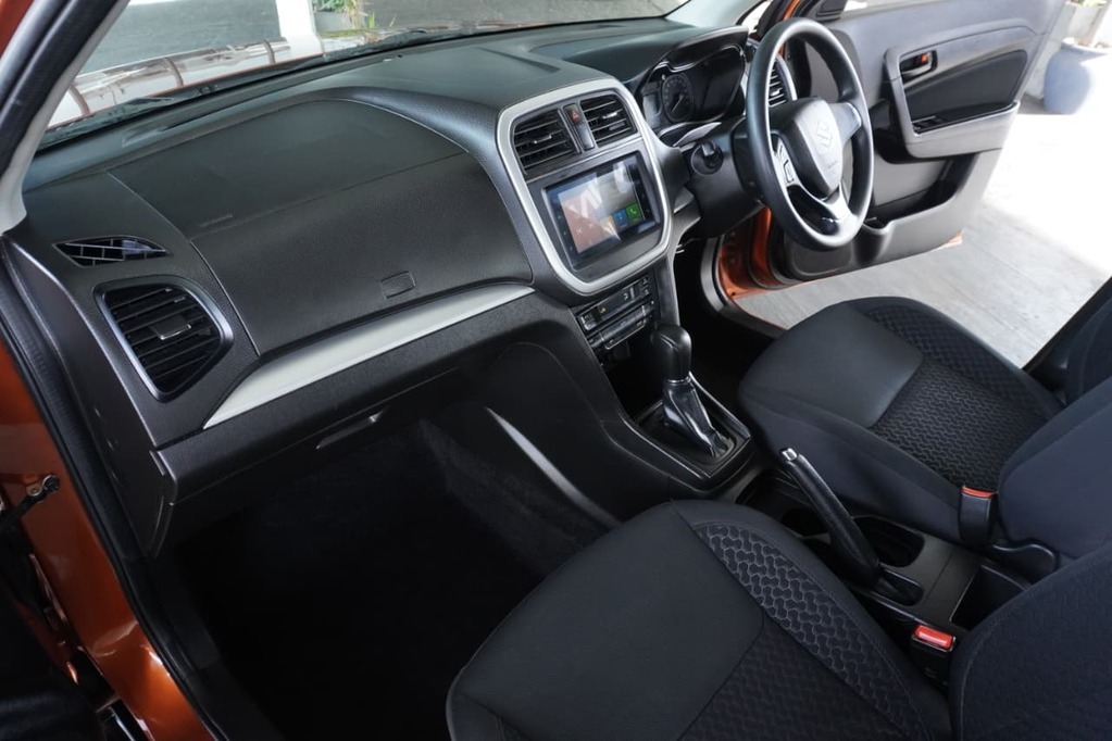 2021 SUZUKI VITARA, Orange, 98000Kms, Automatic, , Petrol, R214 900, Bellville
