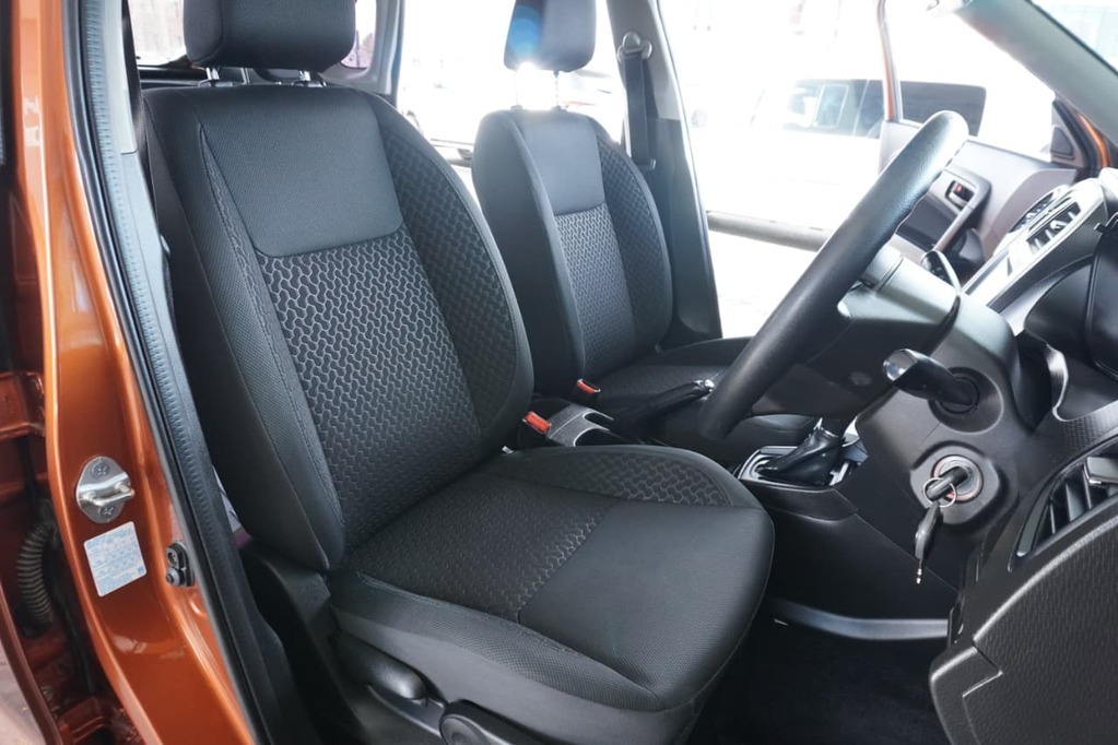 2021 SUZUKI VITARA, Orange, 98000Kms, Automatic, , Petrol, R214 900, Bellville