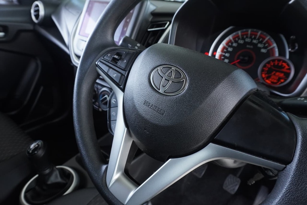 2025 TOYOTA VITZ, White, 21500Kms, Manual, Hatchback, Petrol, R189 900, Bellville