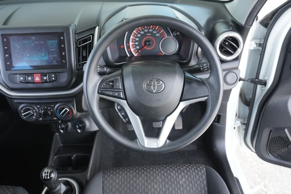 2025 TOYOTA VITZ, White, 21500Kms, Manual, Hatchback, Petrol, R189 900, Bellville