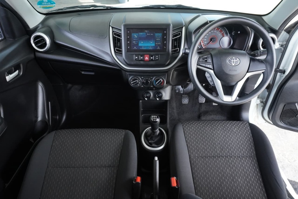 2025 TOYOTA VITZ, White, 21500Kms, Manual, Hatchback, Petrol, R189 900, Bellville