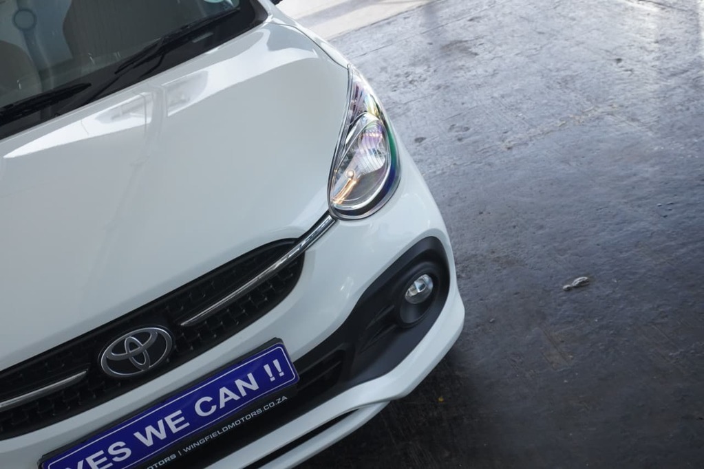 2025 TOYOTA VITZ, White, 21500Kms, Manual, Hatchback, Petrol, R189 900, Bellville