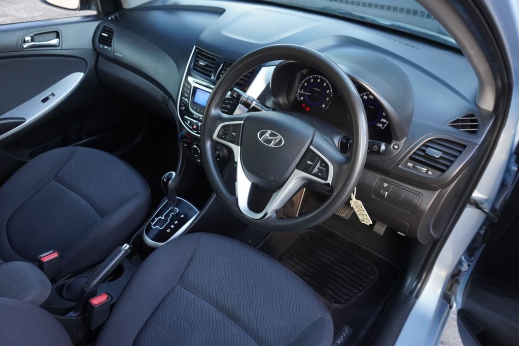 2013 HYUNDAI ACCENT, Blue, 156153Kms, Automatic, Sedan, Petrol, R134 990, Bellville