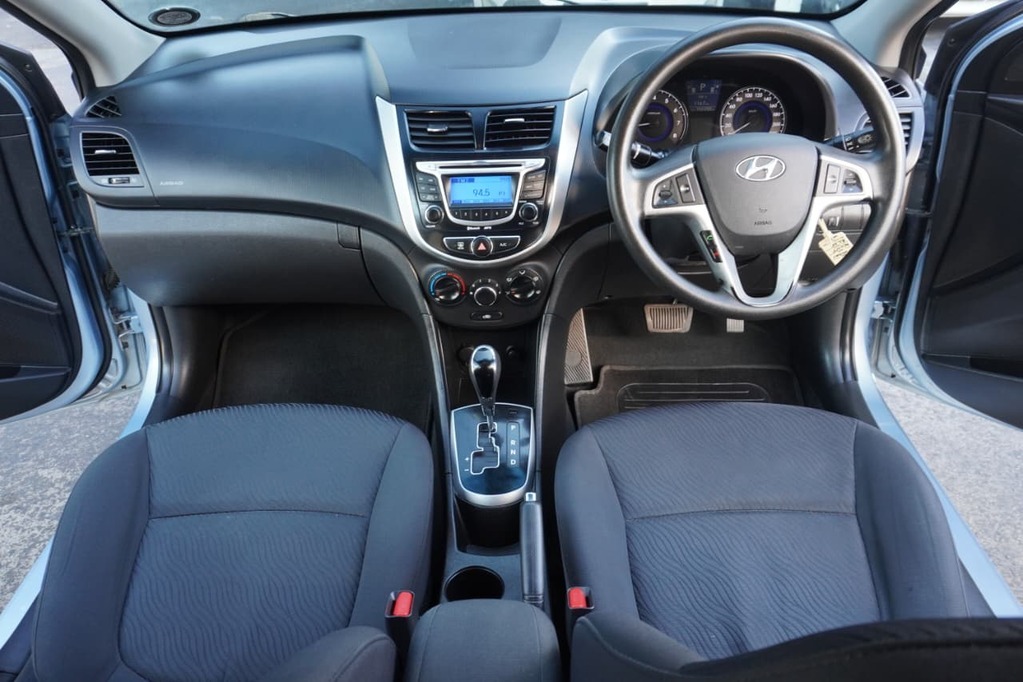 2013 HYUNDAI ACCENT, Blue, 156153Kms, Automatic, Sedan, Petrol, R134 990, Bellville