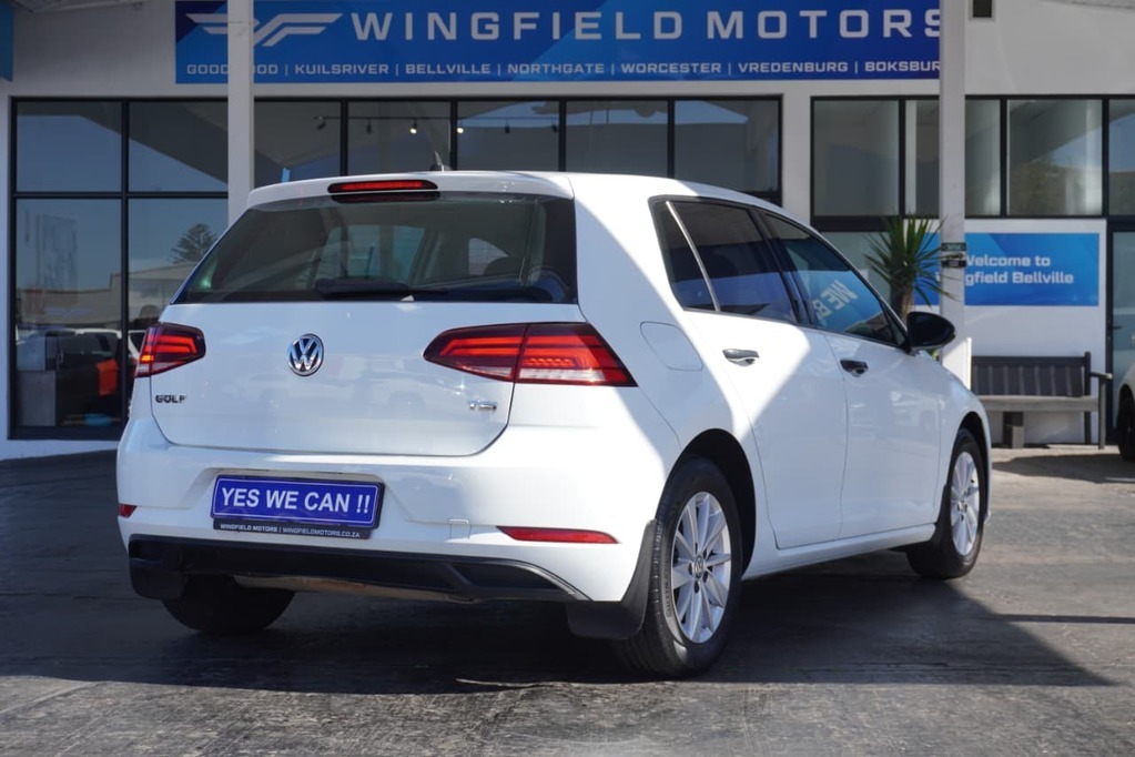 2017 VOLKSWAGEN GOLF VII, White, 198051Kms, Manual, Hatchback, Petrol, R159 990, Bellville