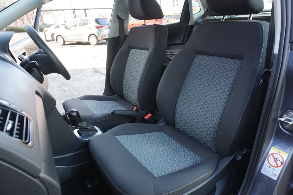 2025 VOLKSWAGEN Polo Vivo, Grey, 22700Kms, Automatic, Hatchback, Petrol, R269 900, Bellville