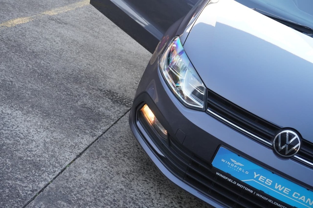 2025 VOLKSWAGEN Polo Vivo, Grey, 22700Kms, Automatic, Hatchback, Petrol, R269 900, Bellville
