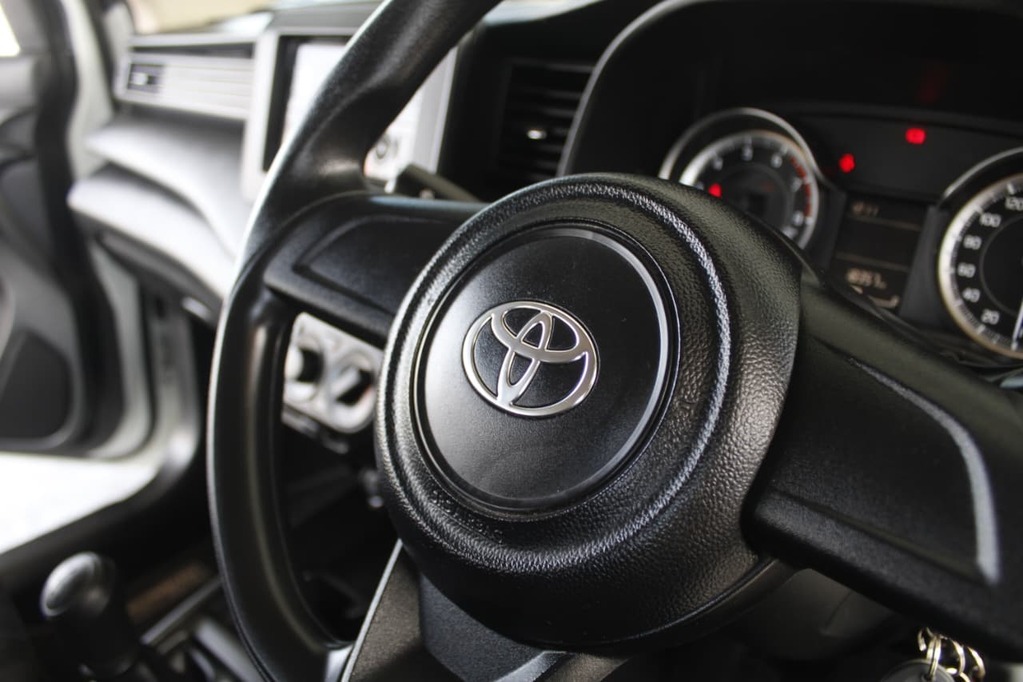 2026 TOYOTA RUMION, White, 18500Kms, Manual, MPV, Petrol, R359 900, Bellville