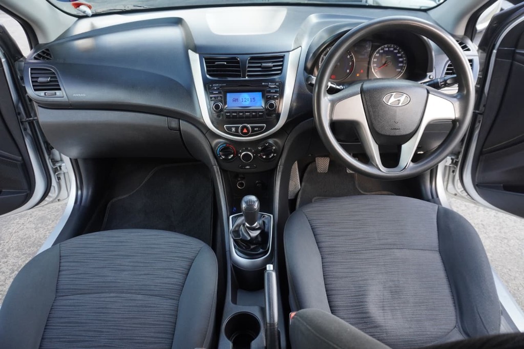 2016 HYUNDAI ACCENT, Silver, 184332Kms, Manual, Sedan, Petrol, R139 990, Wingfield Motors Bellville
