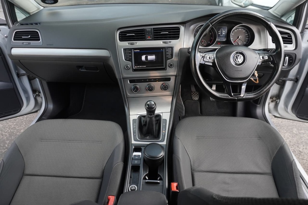 2016 VOLKSWAGEN GOLF 7, Silver, 176690Kms, Manual, Hatchback, Petrol, R214 990, Wingfield Motors Bellville
