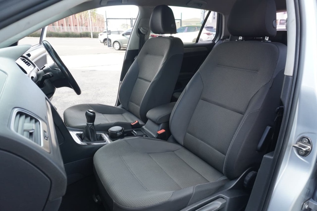2016 VOLKSWAGEN GOLF 7, Silver, 176690Kms, Manual, Hatchback, Petrol, R214 990, Wingfield Motors Bellville