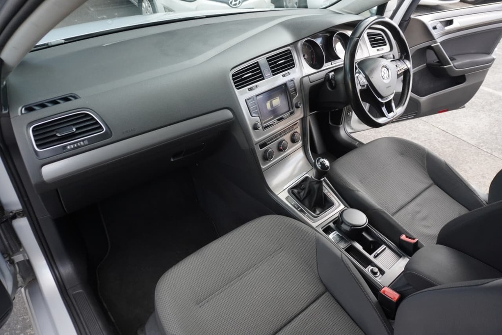 2016 VOLKSWAGEN GOLF 7, Silver, 176690Kms, Manual, Hatchback, Petrol, R214 990, Wingfield Motors Bellville