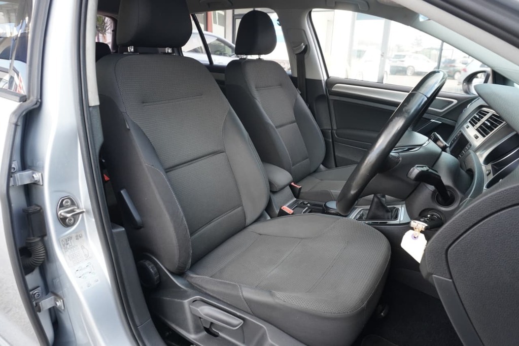 2016 VOLKSWAGEN GOLF 7, Silver, 176690Kms, Manual, Hatchback, Petrol, R214 990, Wingfield Motors Bellville
