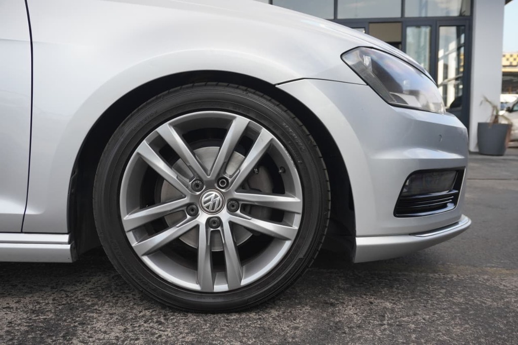 2016 VOLKSWAGEN GOLF 7, Silver, 176690Kms, Manual, Hatchback, Petrol, R214 990, Wingfield Motors Bellville