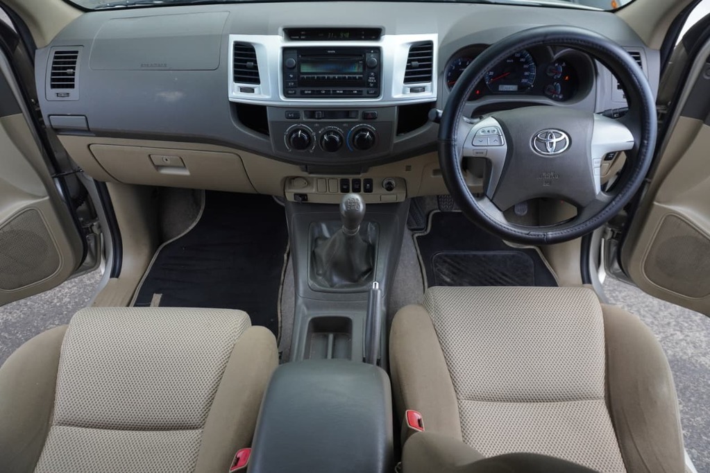 2013 TOYOTA FORTUNER, Silver, 352700Kms, Manual, SUV, Diesel, R239 990, Wingfield Motors Bellville