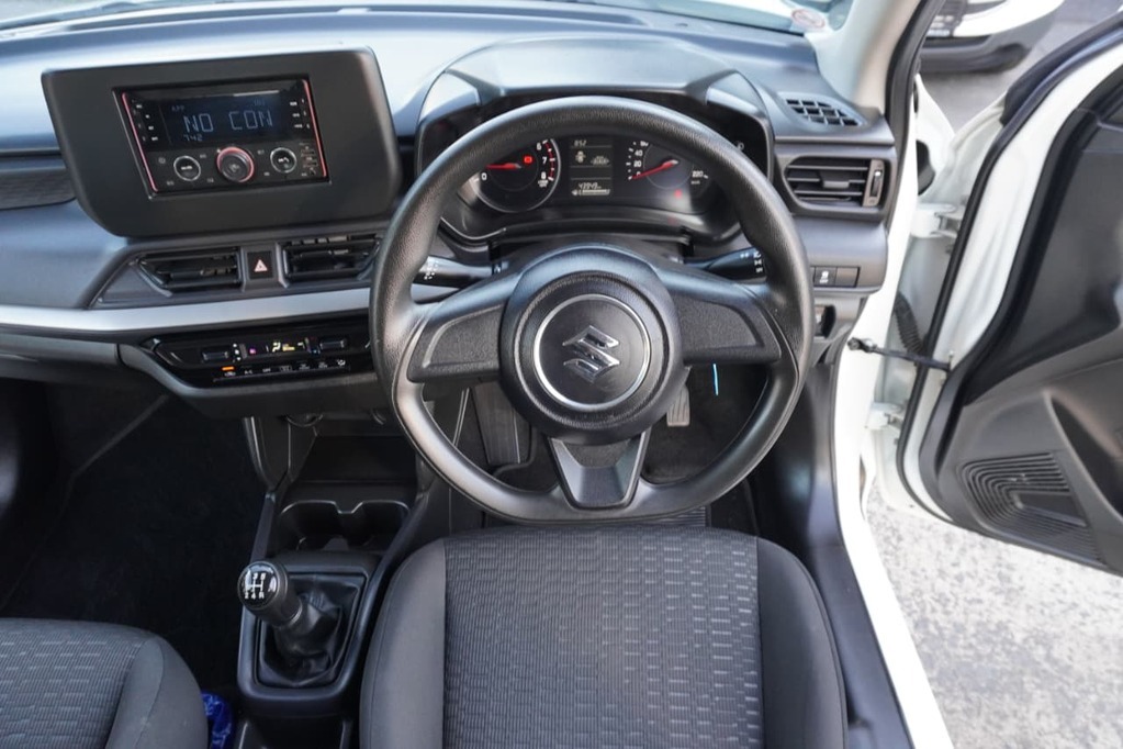 2025 SUZUKI SWIFT, White, 43950Kms, Manual, Hatchback, Petrol, R209 900, Wingfield Motors Bellville