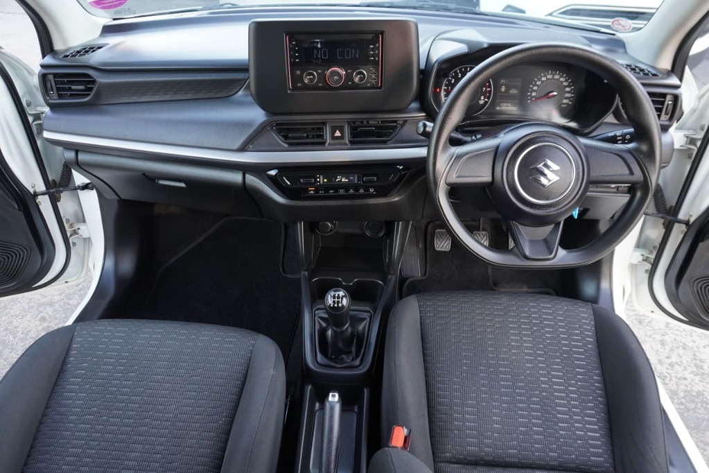 2025 SUZUKI SWIFT, White, 43950Kms, Manual, Hatchback, Petrol, R209 900, Wingfield Motors Bellville