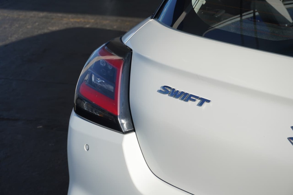 2025 SUZUKI SWIFT, White, 43950Kms, Manual, Hatchback, Petrol, R209 900, Wingfield Motors Bellville