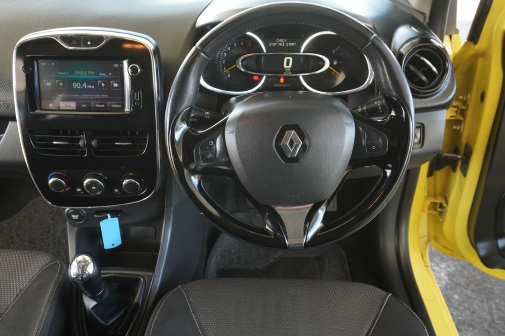 2013 RENAULT CLIO IV, Yellow, 155832Kms, Manual, Hatchback, Petrol, R104 990, Wingfield Motors Bellville