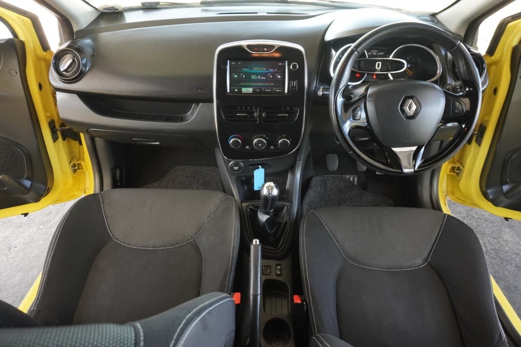 2013 RENAULT CLIO IV, Yellow, 155832Kms, Manual, Hatchback, Petrol, R104 990, Wingfield Motors Bellville