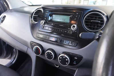 2018 HYUNDAI i10, Charcoal, 143384Kms, Manual, Hatchback, Petrol, R129 990, Wingfield Motors Bellville