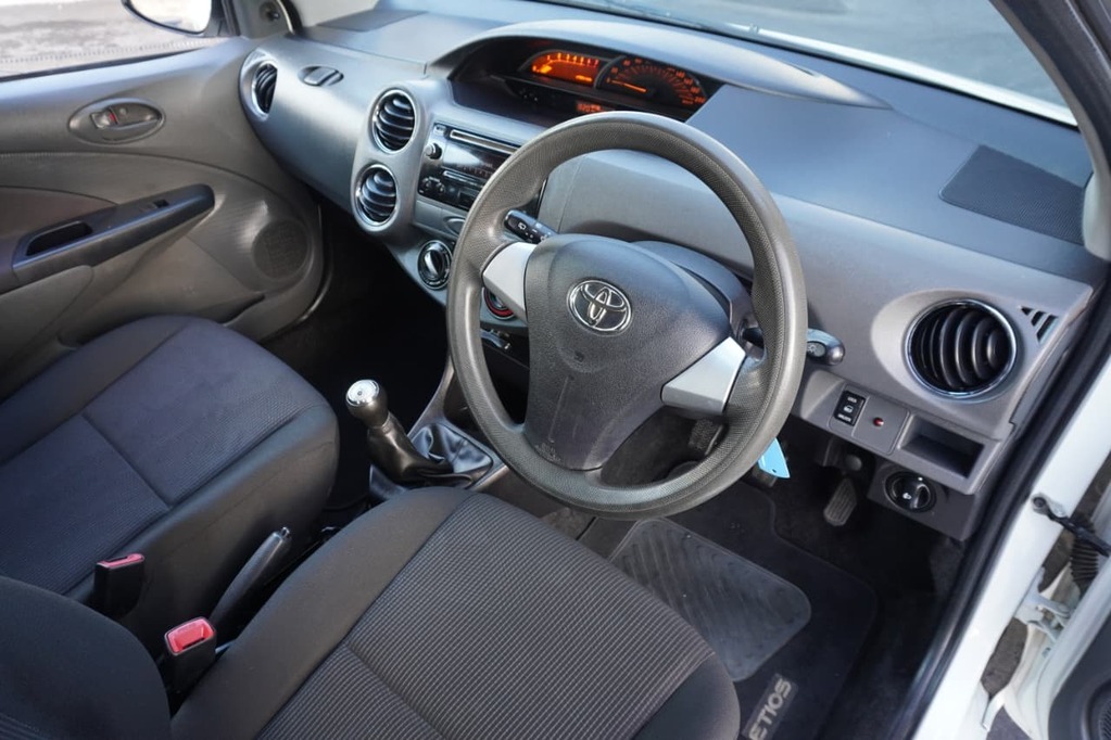 2020 TOYOTA ETIOS, White, 98000Kms, Manual, Hatchback, Petrol, R159 900, Wingfield Motors Bellville