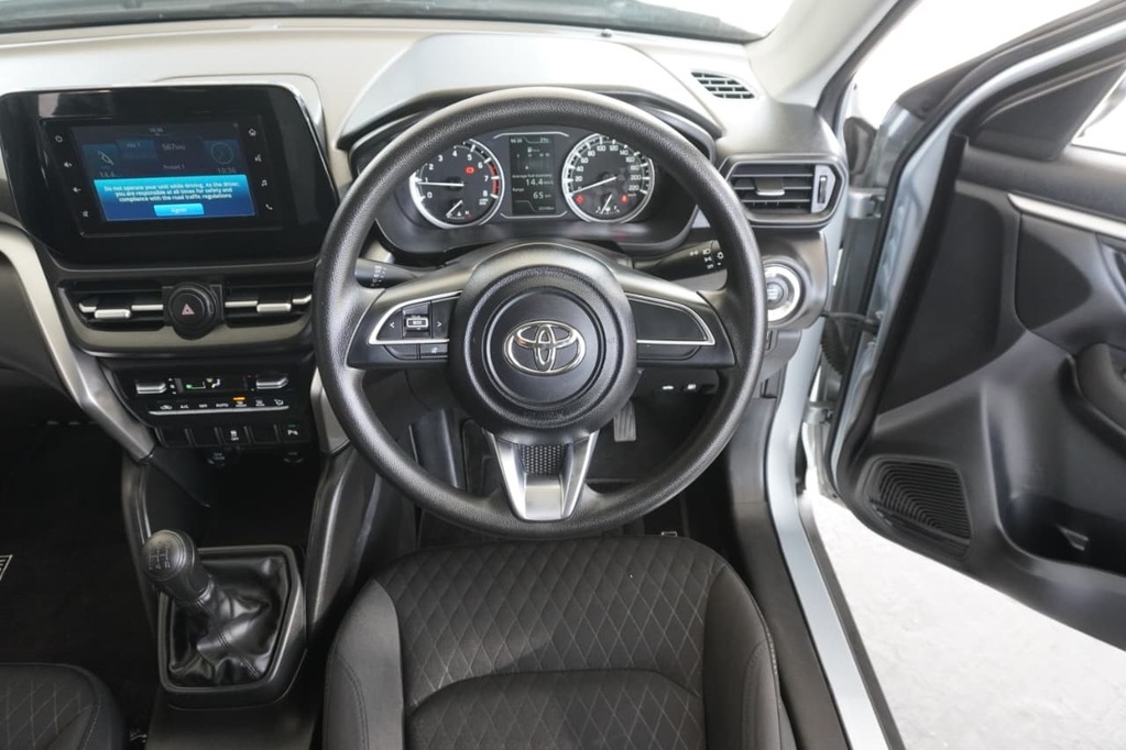 2025 TOYOTA URBAN CRUISER, Blue, 32500Kms, Manual, SUV, Petrol, R299 900, Wingfield Motors Bellville