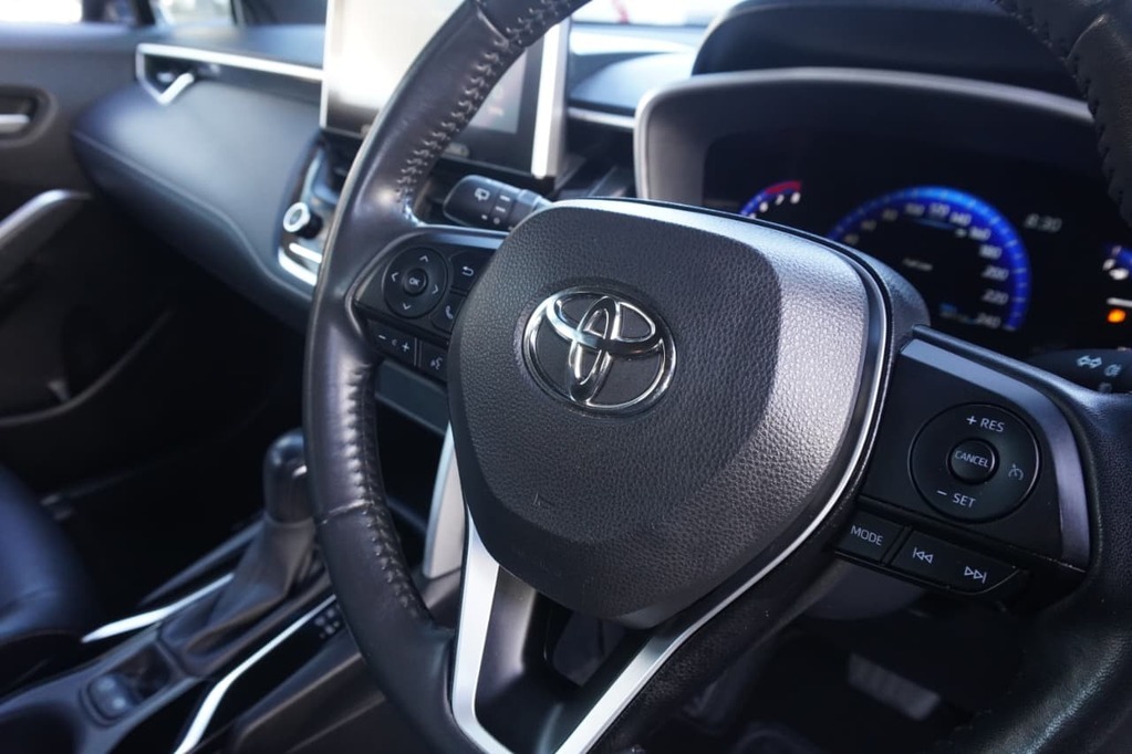 2025 TOYOTA COROLLA CROSS, Silver, 41000Kms, Automatic, SUV, Petrol, R369 900, Wingfield Motors Bellville