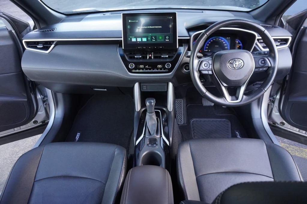 2025 TOYOTA COROLLA CROSS, Silver, 41000Kms, Automatic, SUV, Petrol, R369 900, Wingfield Motors Bellville