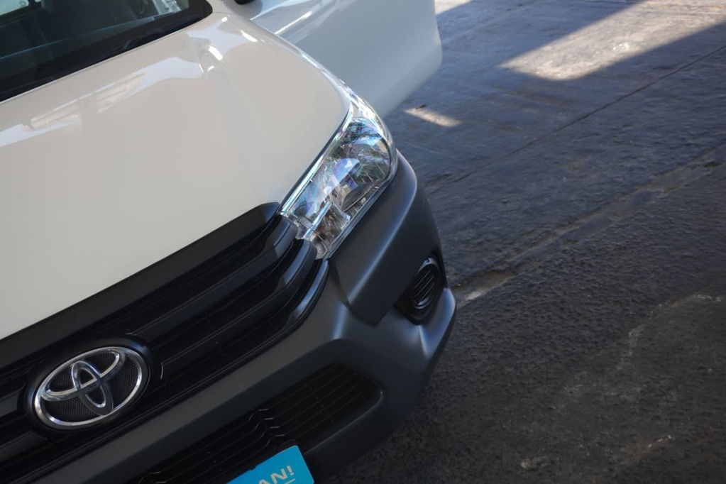 2025 TOYOTA HILUX, White, 41000Kms, Manual, Bakkie Single Cab, Diesel, R379 900, Wingfield Motors Bellville