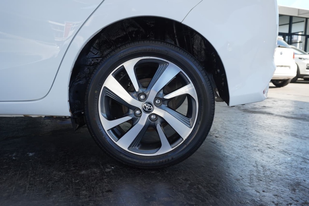 2018 TOYOTA YARIS, White, 134875Kms, Manual, Hatchback, Petrol, R179 990, Wingfield Motors Bellville