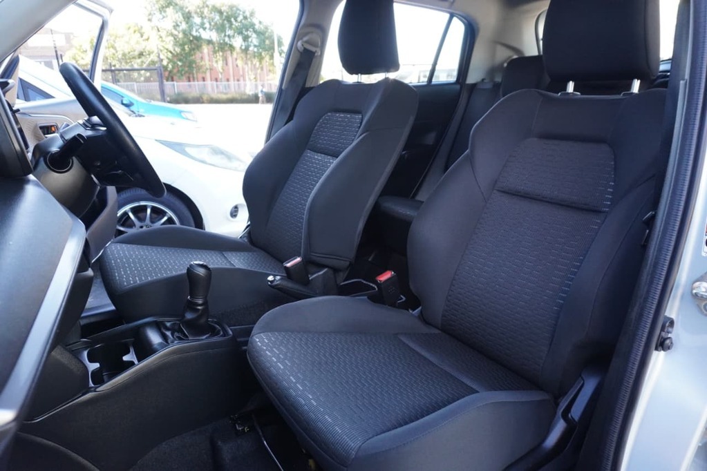 2025 SUZUKI SWIFT, Silver, 13800Kms, Manual, Hatchback, Petrol, R219 900, Wingfield Motors Bellville